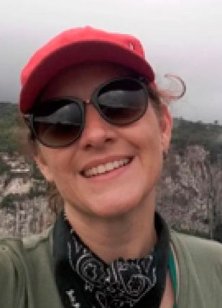 Renata Carreira Corvino